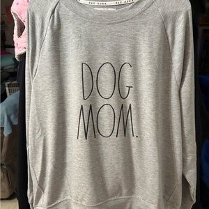 DOG MOM Pullover sweatshirt